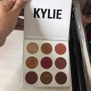 Kylie Burgundy Palette